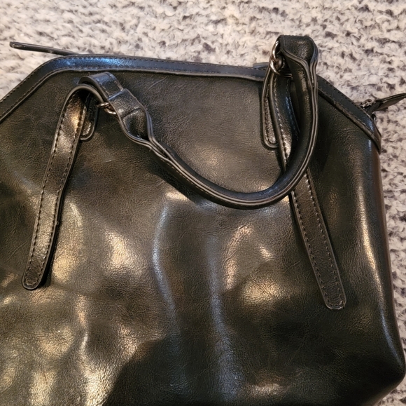 Black purse - Picture 1 of 3